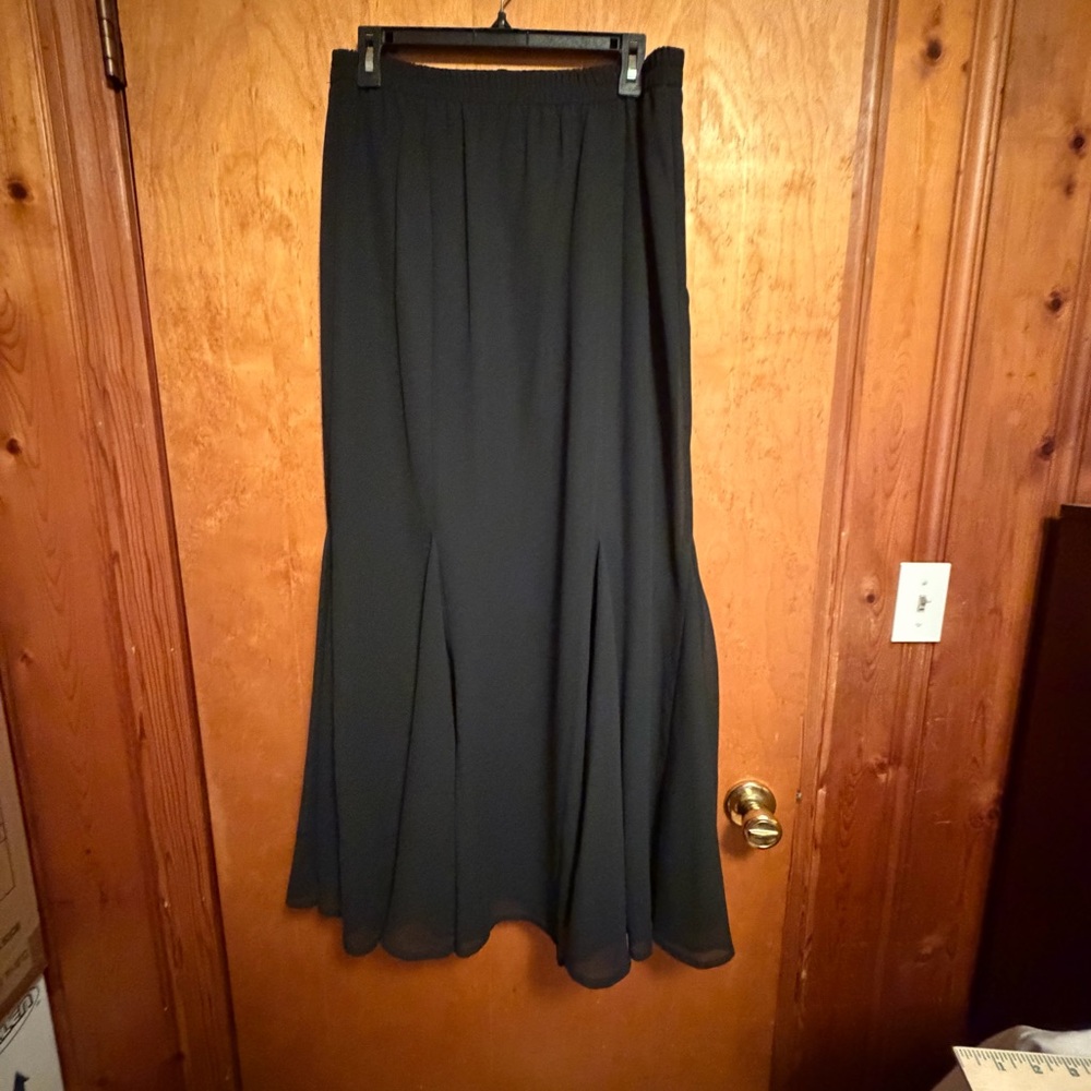 Flowing Black Maxi Skirt with Elastic Waist Vintage skirt